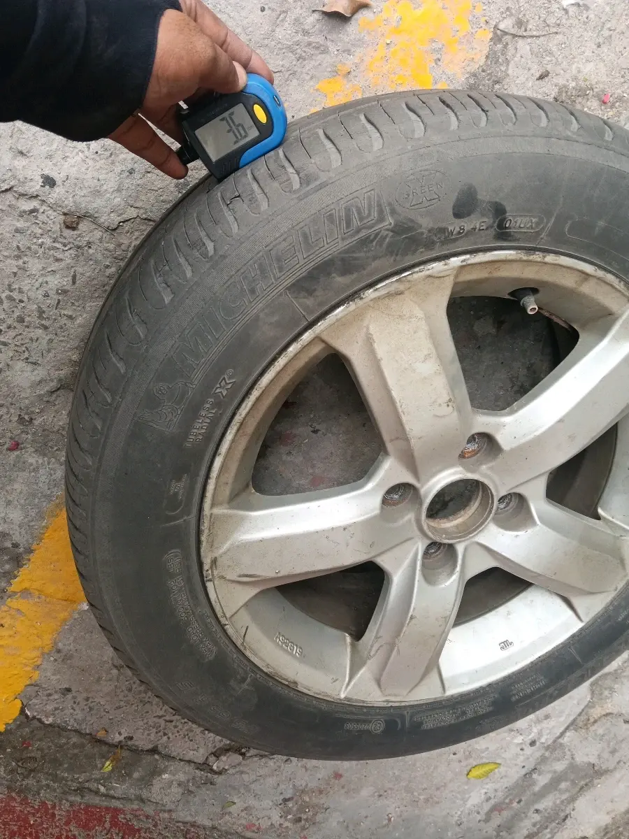 2011 Honda City 1.5L I-VTEC V AT, Petrol, Automatic, 1,36,569 km, tyre