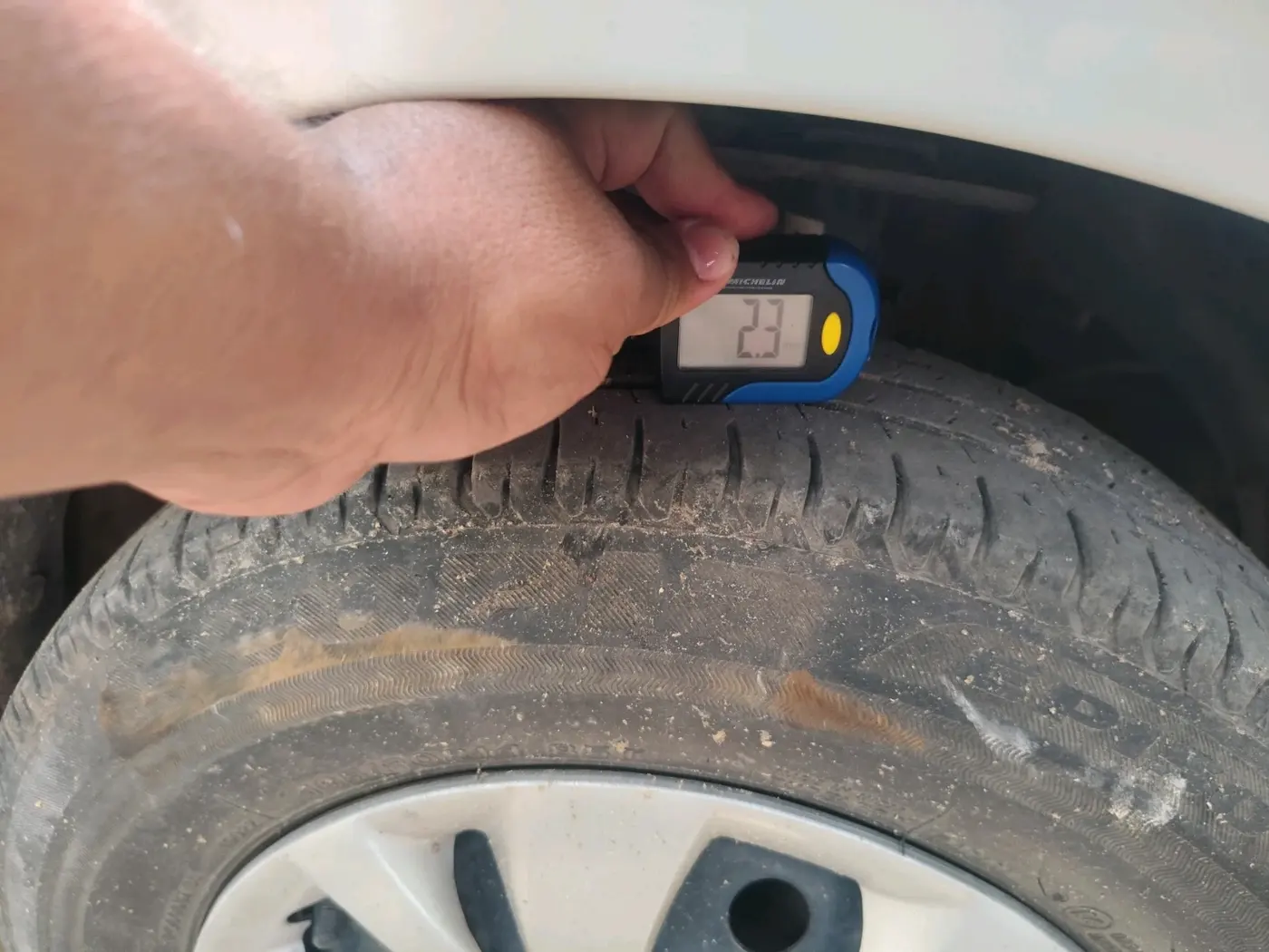 2018 Maruti Dzire VXI, Petrol, Manual, 45,949 km, tyre