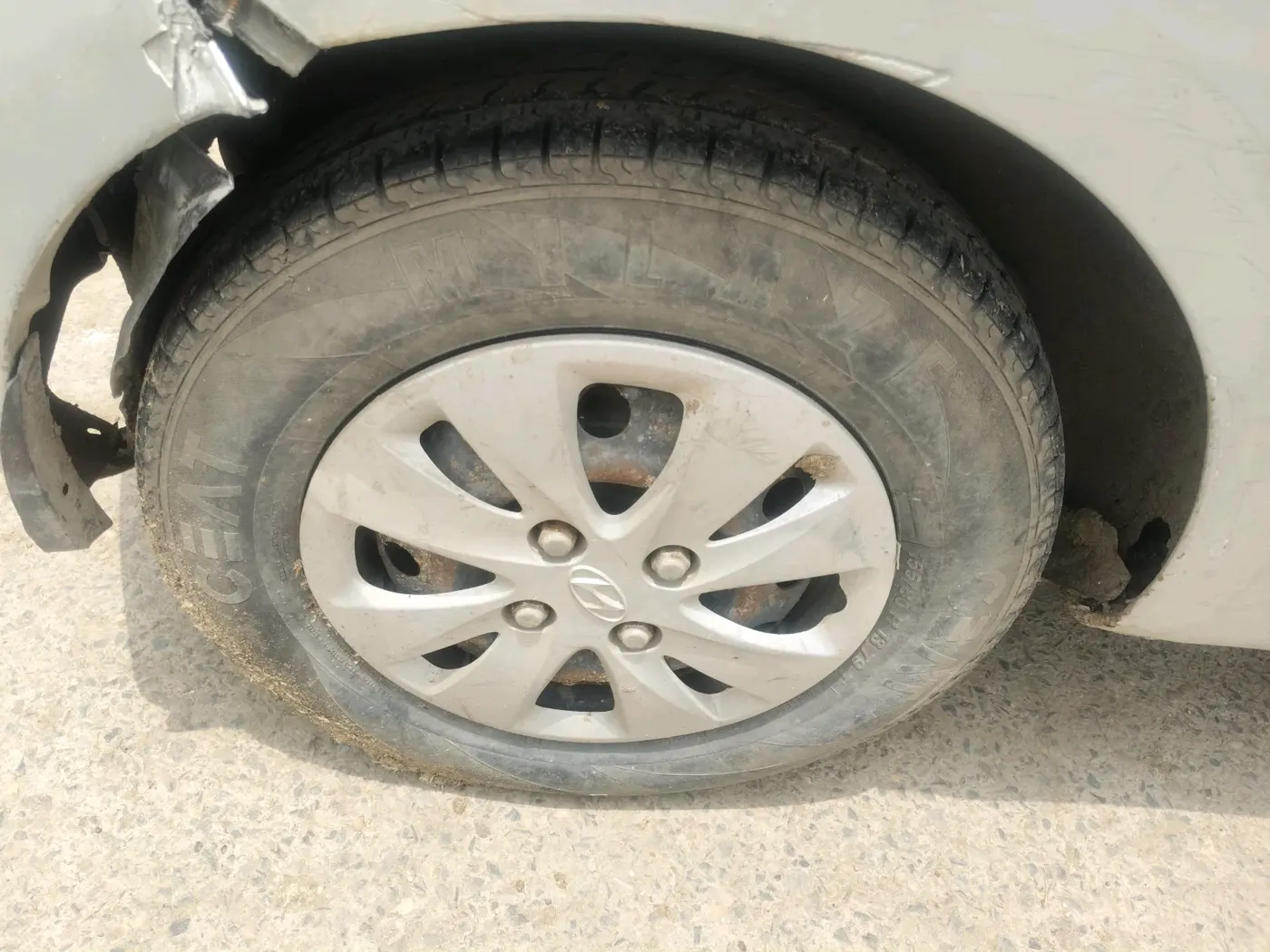 2011 Hyundai i10 MAGNA 1.1, Petrol, Manual, 80,613 km, tyre
