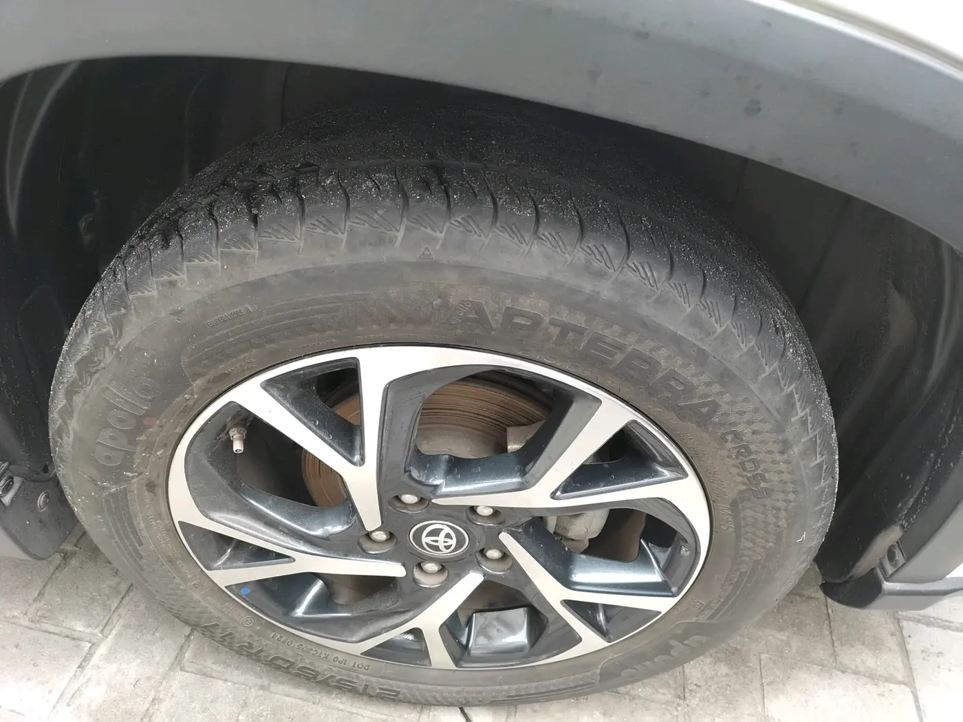 2024 Toyota URBAN CRUISER HYRYDER V HYBRID, Hybrid, Automatic, 19,478 km, tyre