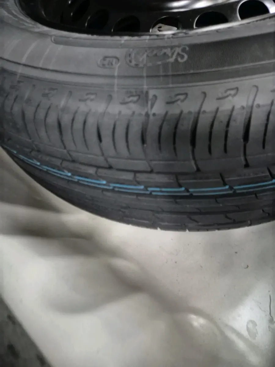 2025 Maruti BREZZA ZXI, Petrol, Manual, 20,702 km, tyre