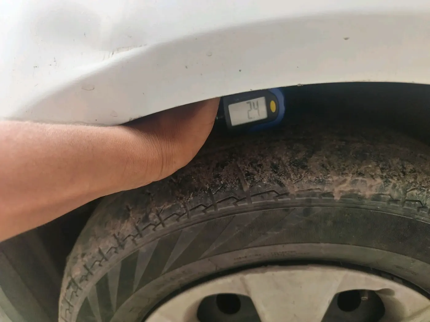 2012 Maruti Ritz VXI, CNG, Manual, 1,51,563 km, tyre