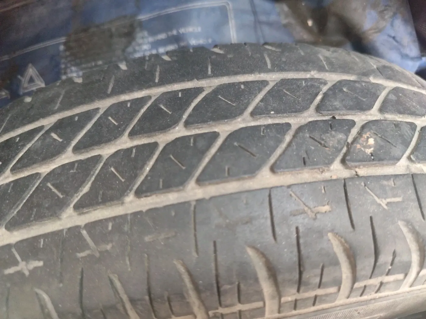 2012 Maruti Ritz VXI, CNG, Manual, 1,51,563 km, tyre