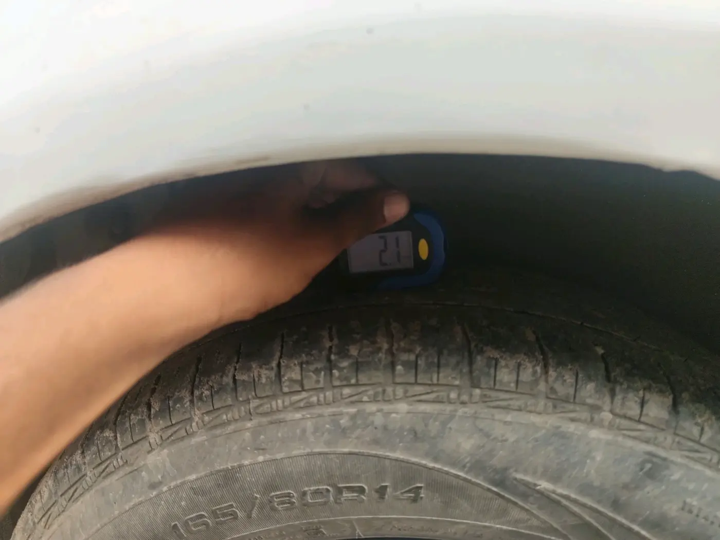 2012 Maruti Ritz VXI, CNG, Manual, 1,51,563 km, tyre