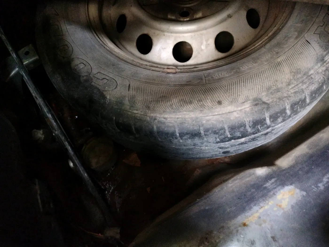2011 Hyundai Eon ERA, Petrol, Manual, 55,155 km, tyre