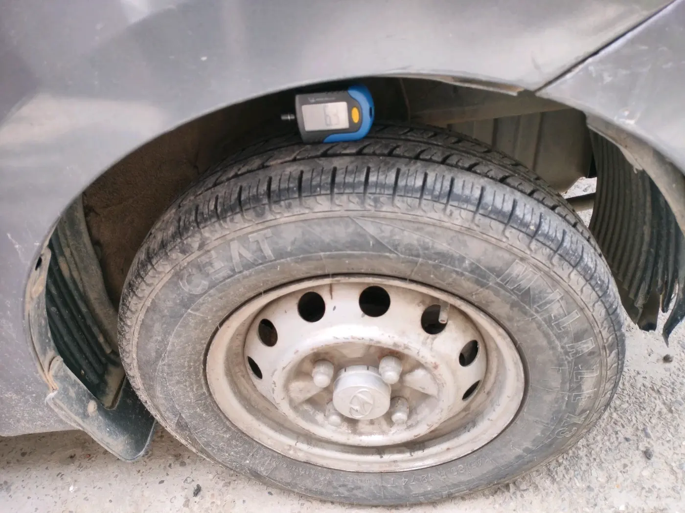 2011 Hyundai Eon ERA, Petrol, Manual, 55,155 km, tyre