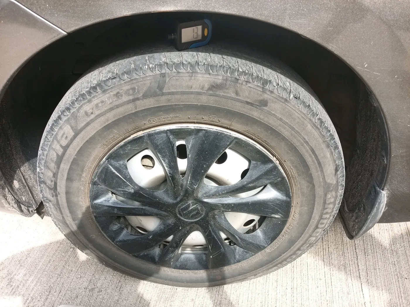 2020 Maruti Swift LXI, Petrol, Manual, 90,619 km, tyre