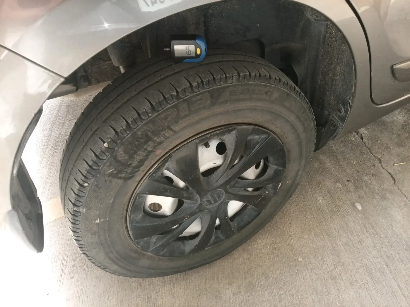 2020 Maruti Swift LXI, Petrol, Manual, 90,619 km, tyre