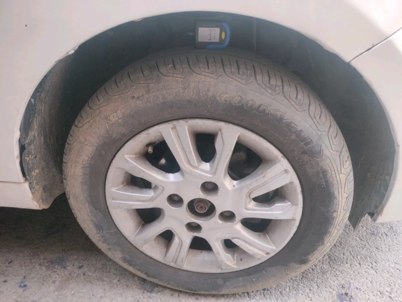 2016 Tata Tiago XZ PETROL, Petrol, Manual, 61,346 km, tyre