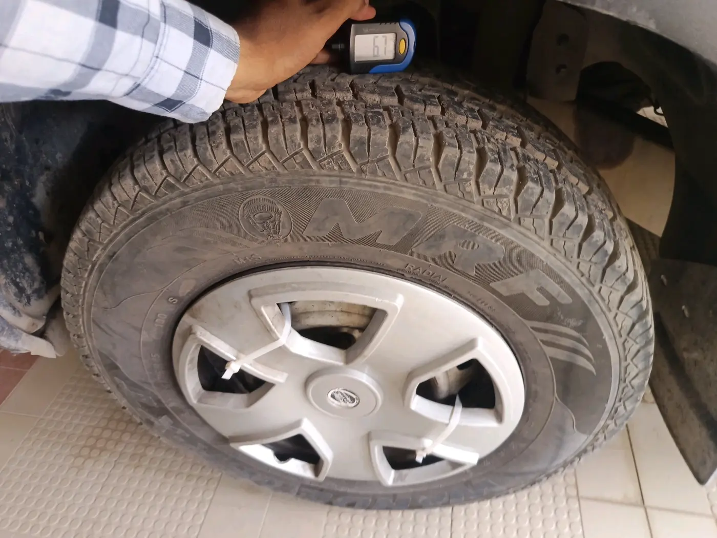 2017 Mahindra Scorpio S2, Diesel, Manual, 1,56,041 km, tyre