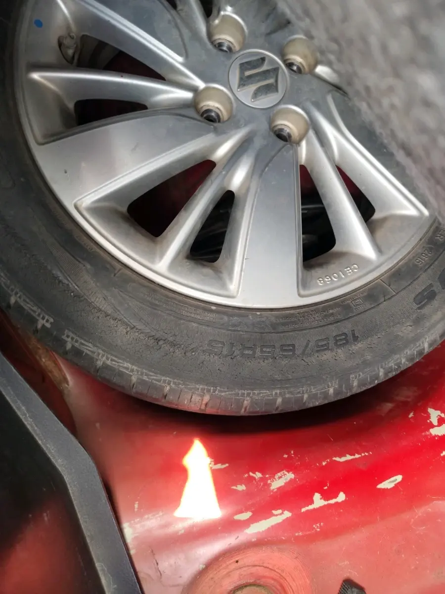 2016 Maruti Swift ZXI, Petrol, Manual, 48,830 km, tyre