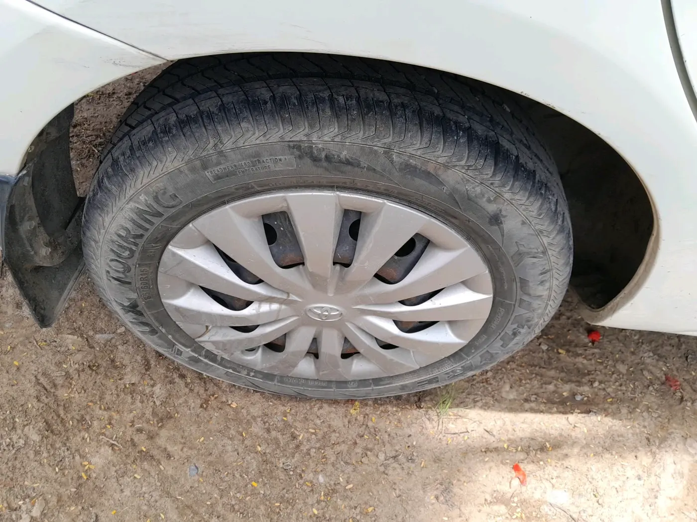2015 Toyota Etios G, Petrol, Manual, 68,966 km, tyre