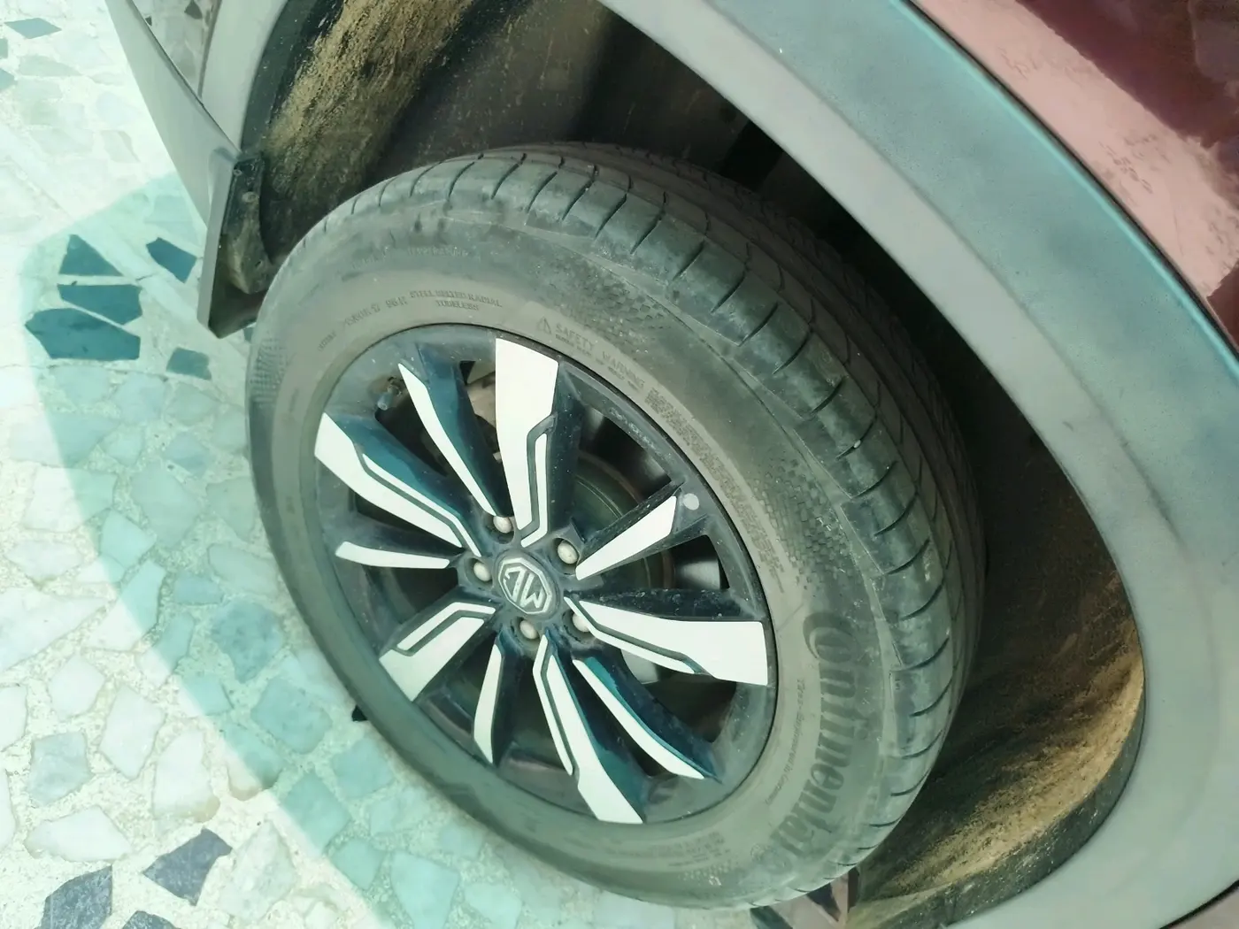 2019 MG HECTOR SHARP 1.5 DCT PETROL DUAL TONE, Petrol, Automatic, 26,711 km, tyre