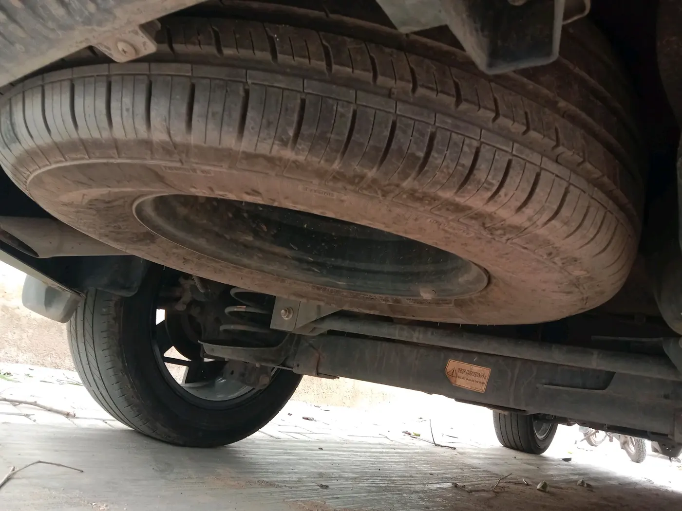 2024 Tata Safari ACCOMPLISHED DARK EDITION AT, Diesel, Automatic, 72,488 km, tyre