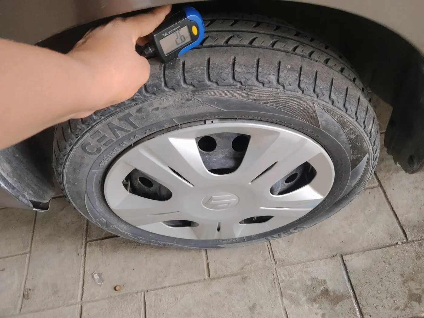 2018 Maruti Wagon R 1.0 VXI, Petrol, Manual, 14,252 km, tyre