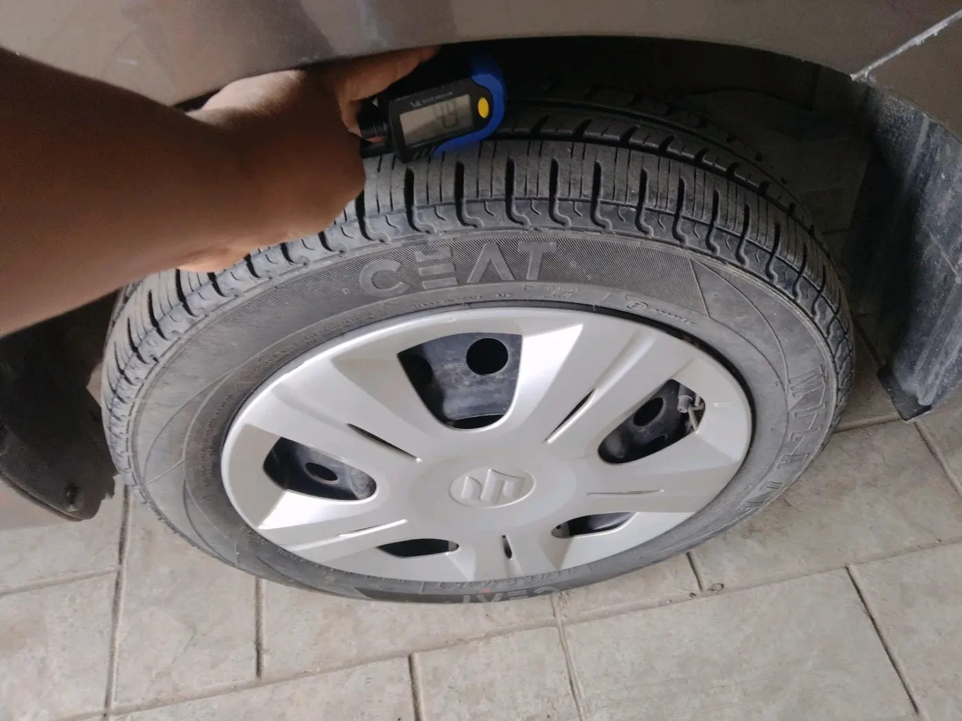 2018 Maruti Wagon R 1.0 VXI, Petrol, Manual, 14,252 km, tyre