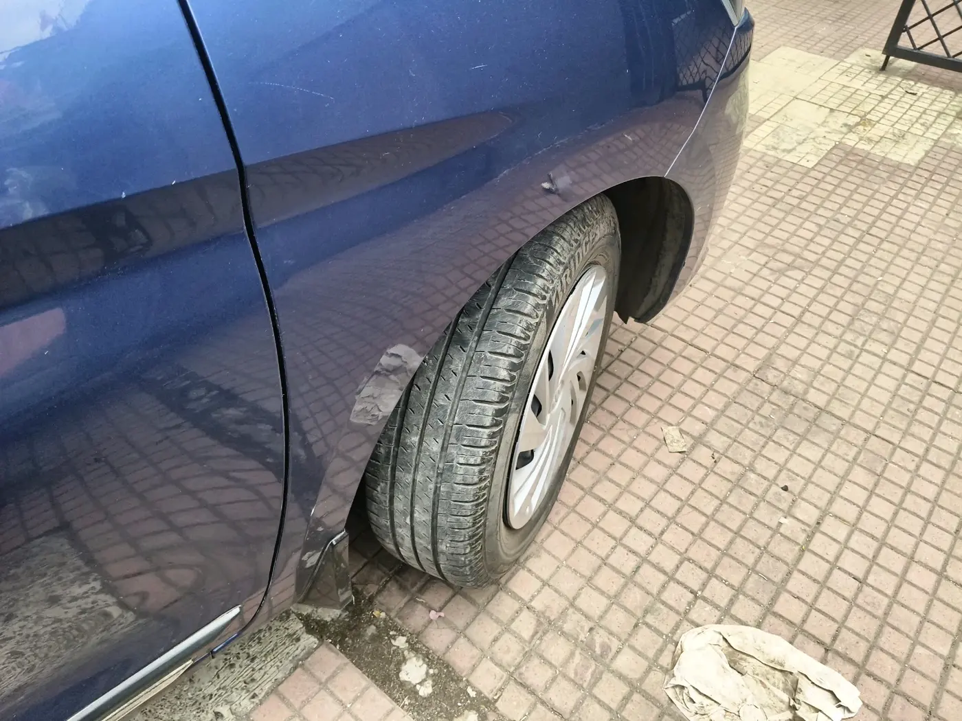 2021 Maruti Ertiga VXI CNG, CNG, Manual, 30,203 km, tyre