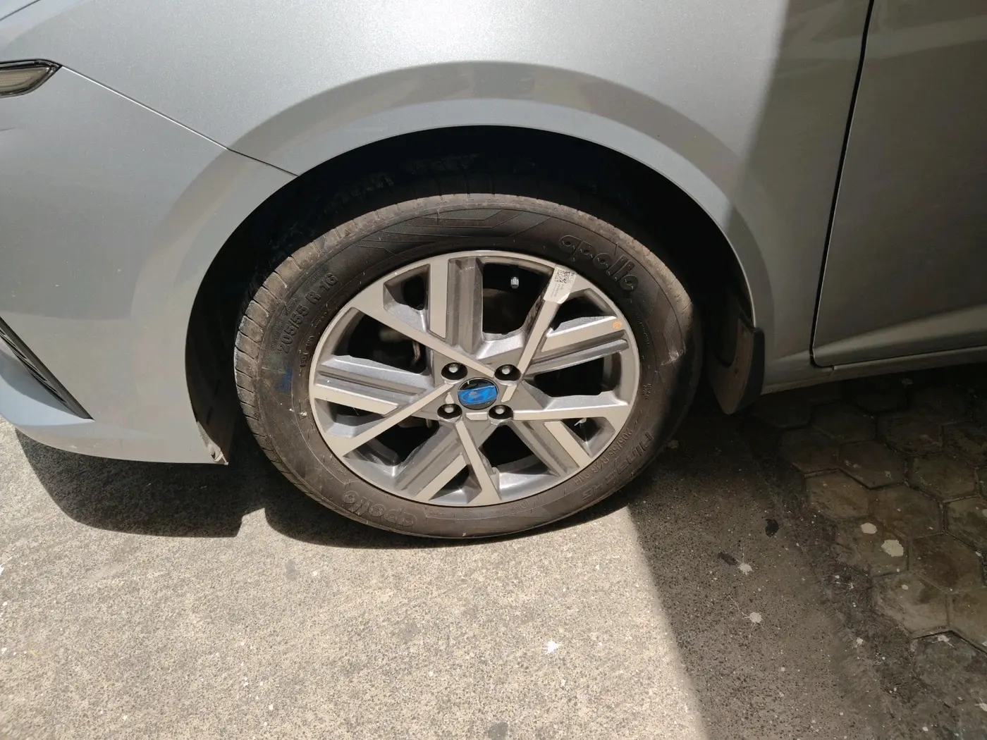 2024 Hyundai Verna  SX (O) 1.5 VTVT IVT, Petrol, Automatic, 3,629 km, tyre