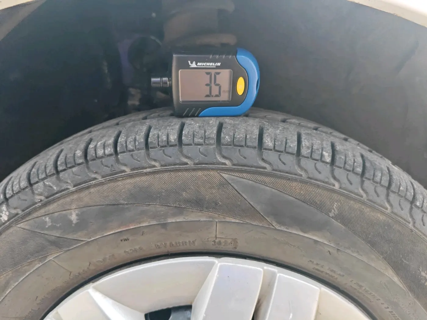 2019 Maruti Alto LXI CNG, CNG, Manual, 59,761 km, tyre