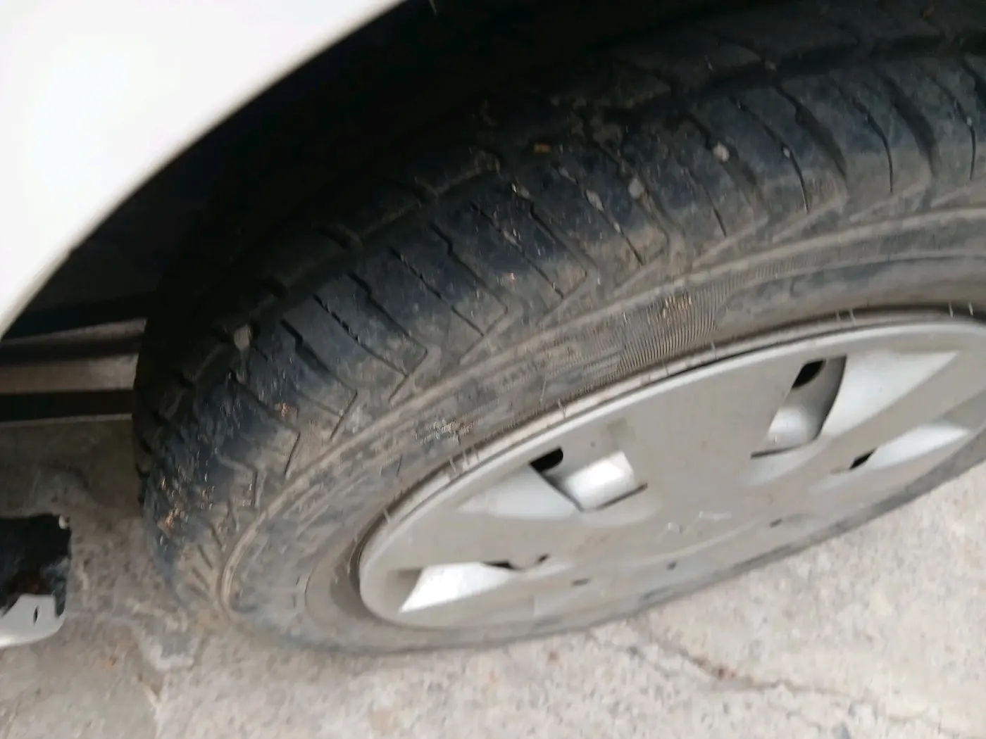2013 Maruti Wagon R 1.0 LXI, Petrol, Manual, 44,673 km, tyre