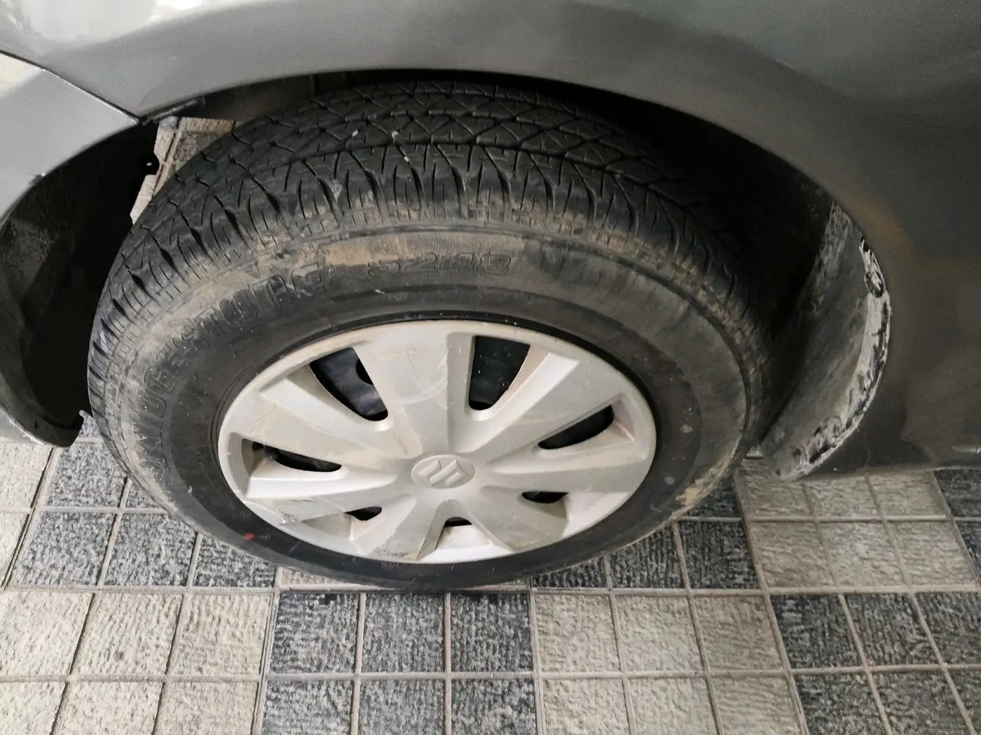 2014 Maruti Swift VXI, Petrol, Manual, 32,122 km, tyre