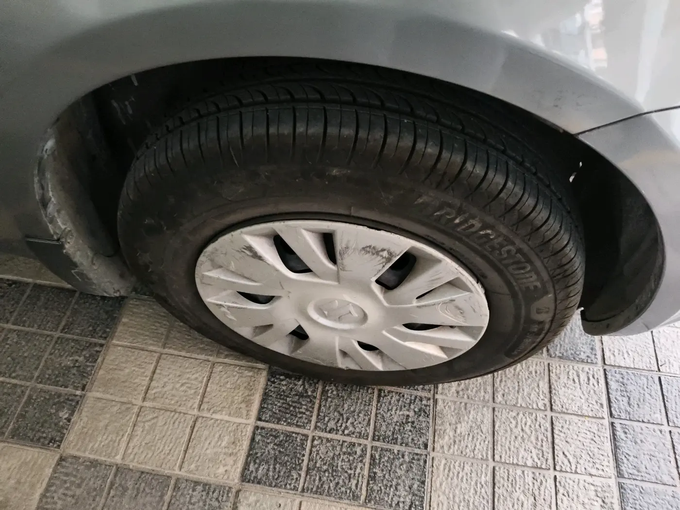 2014 Maruti Swift VXI, Petrol, Manual, 32,122 km, tyre