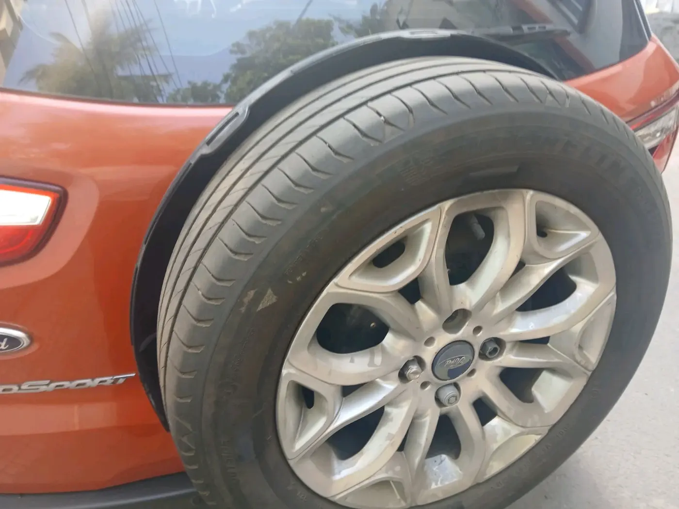 2014 Ford Ecosport TITANIUM 1.5L DIESEL, Diesel, Manual, 1,30,111 km, tyre