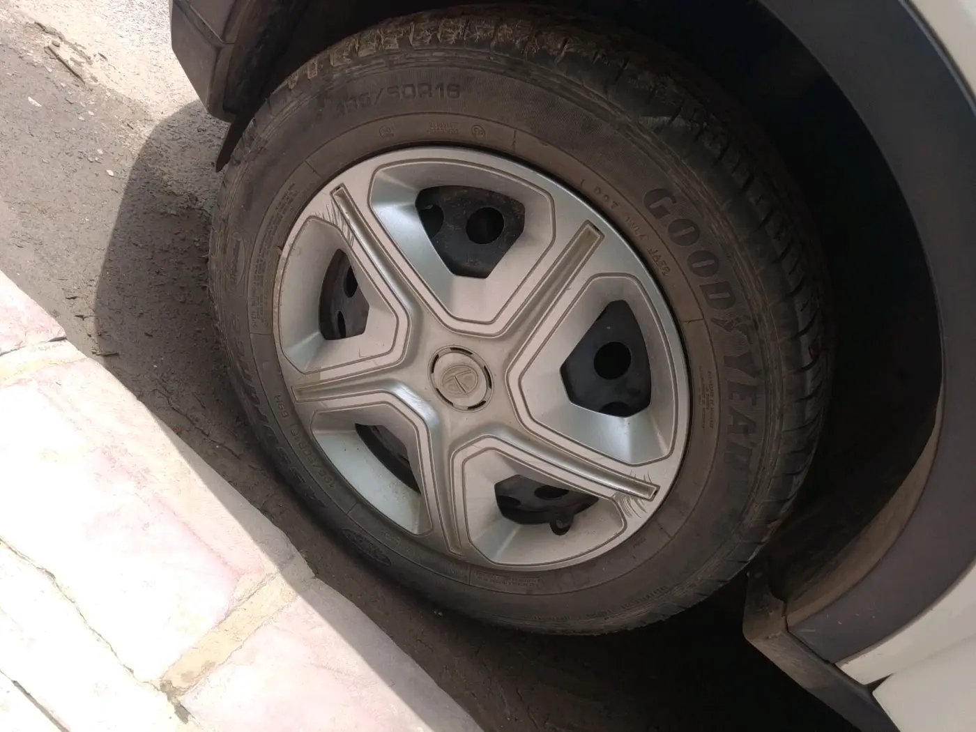 2021 Tata NEXON XM SUNROOF PETROL, Petrol, Manual, 58,177 km, tyre