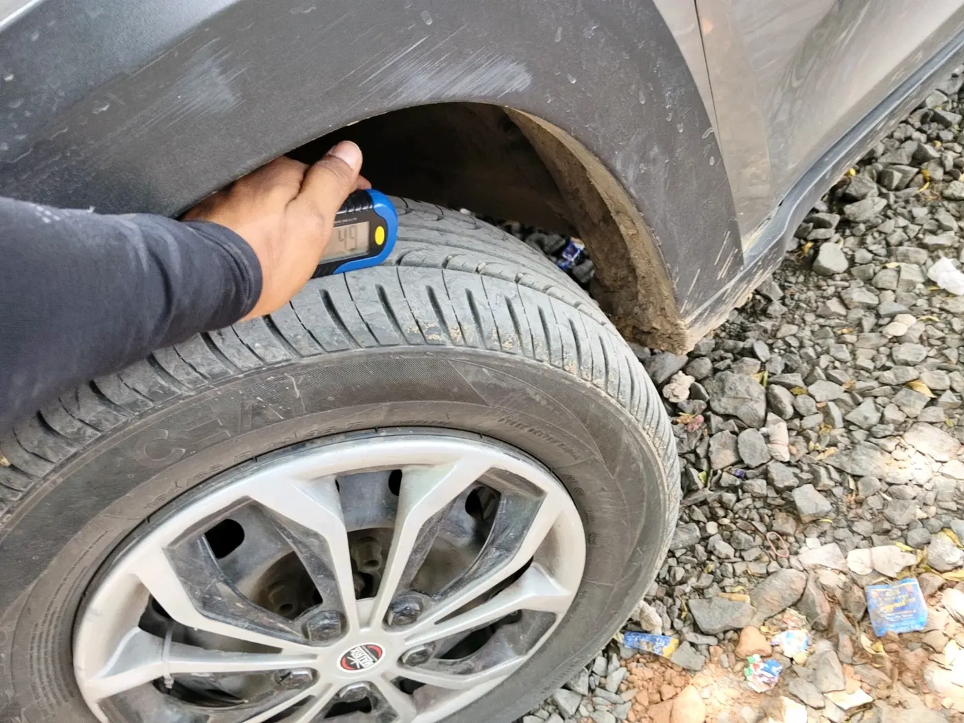 2017 Mahindra KUV 100 NXT K4+ D 6 STR, Diesel, Manual, 1,17,632 km, tyre