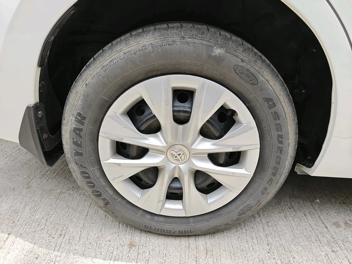 2015 Toyota Corolla Altis JS PETROL, Petrol, Manual, 87,621 km, tyre