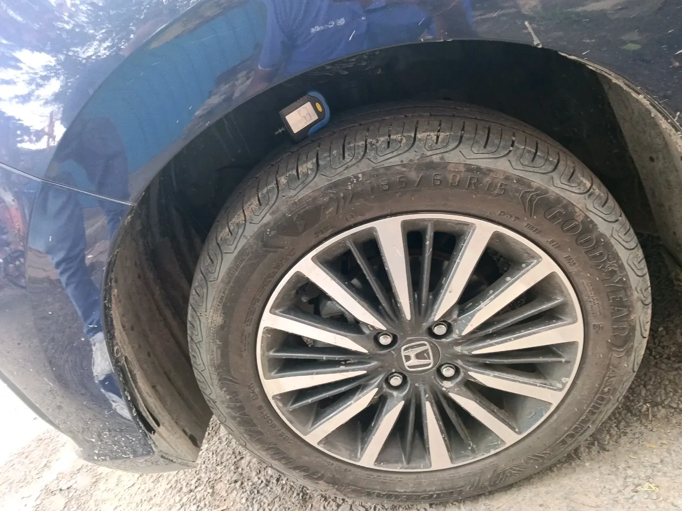 2025 Honda Amaze ZX 1.2 Petrol MT, Petrol, Manual, 10,008 km, tyre