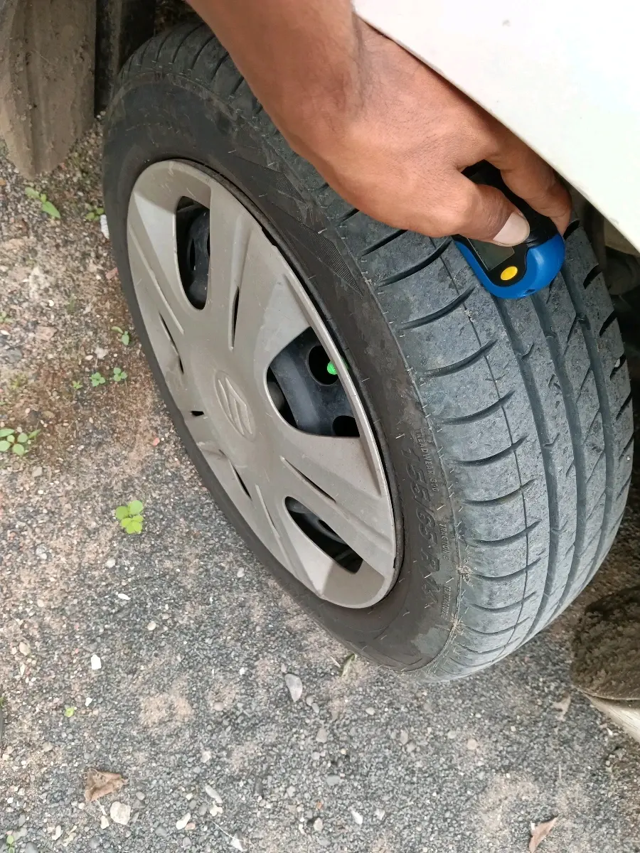 2013 Maruti Wagon R 1.0 VXI, Petrol, Manual, 1,76,766 km, tyre