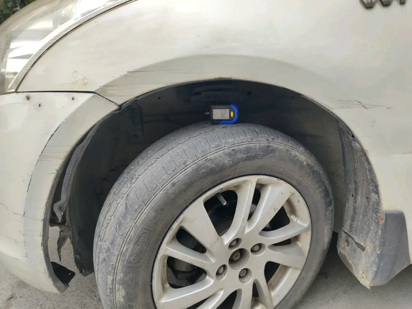 2011 Maruti Swift ZXI, Petrol, Manual, 82,656 km, tyre