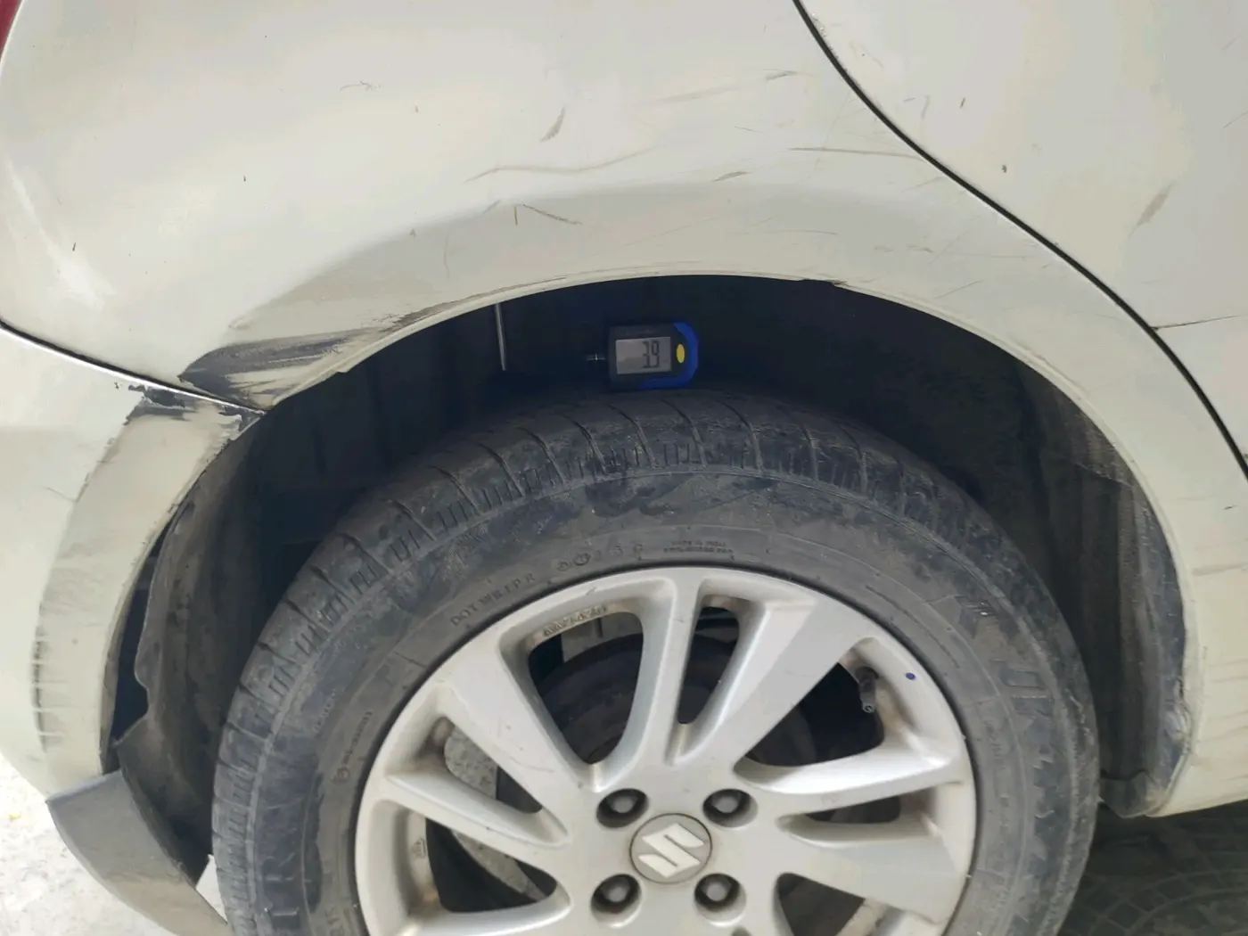 2011 Maruti Swift ZXI, Petrol, Manual, 82,656 km, tyre
