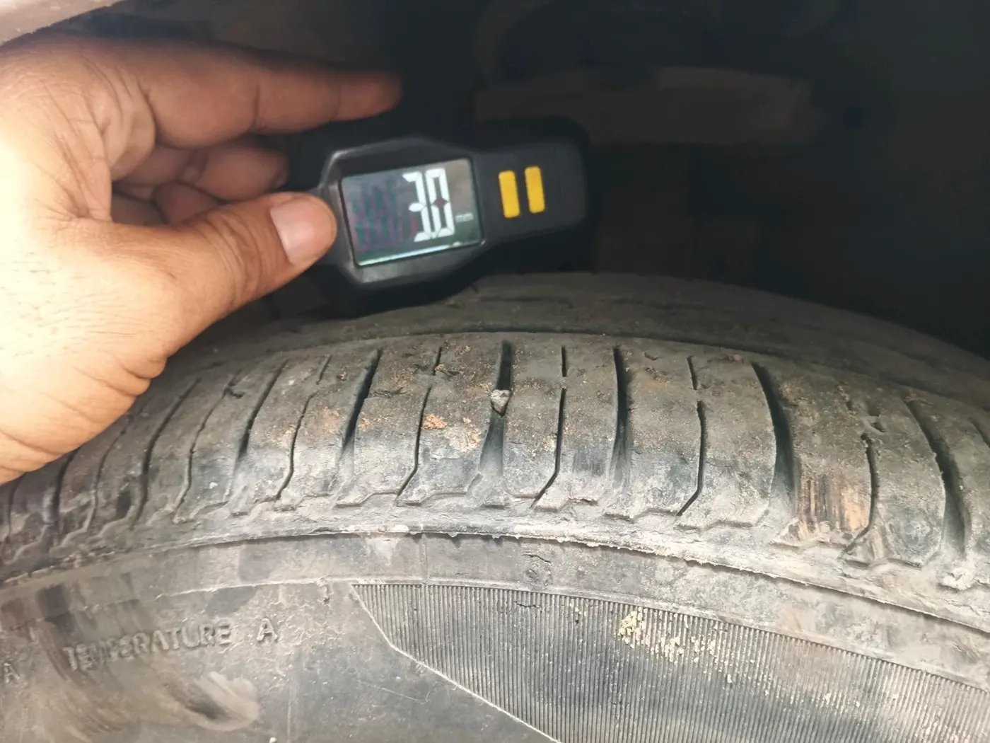 2017 Maruti Ertiga VXI CNG, CNG, Manual, 1,16,189 km, tyre