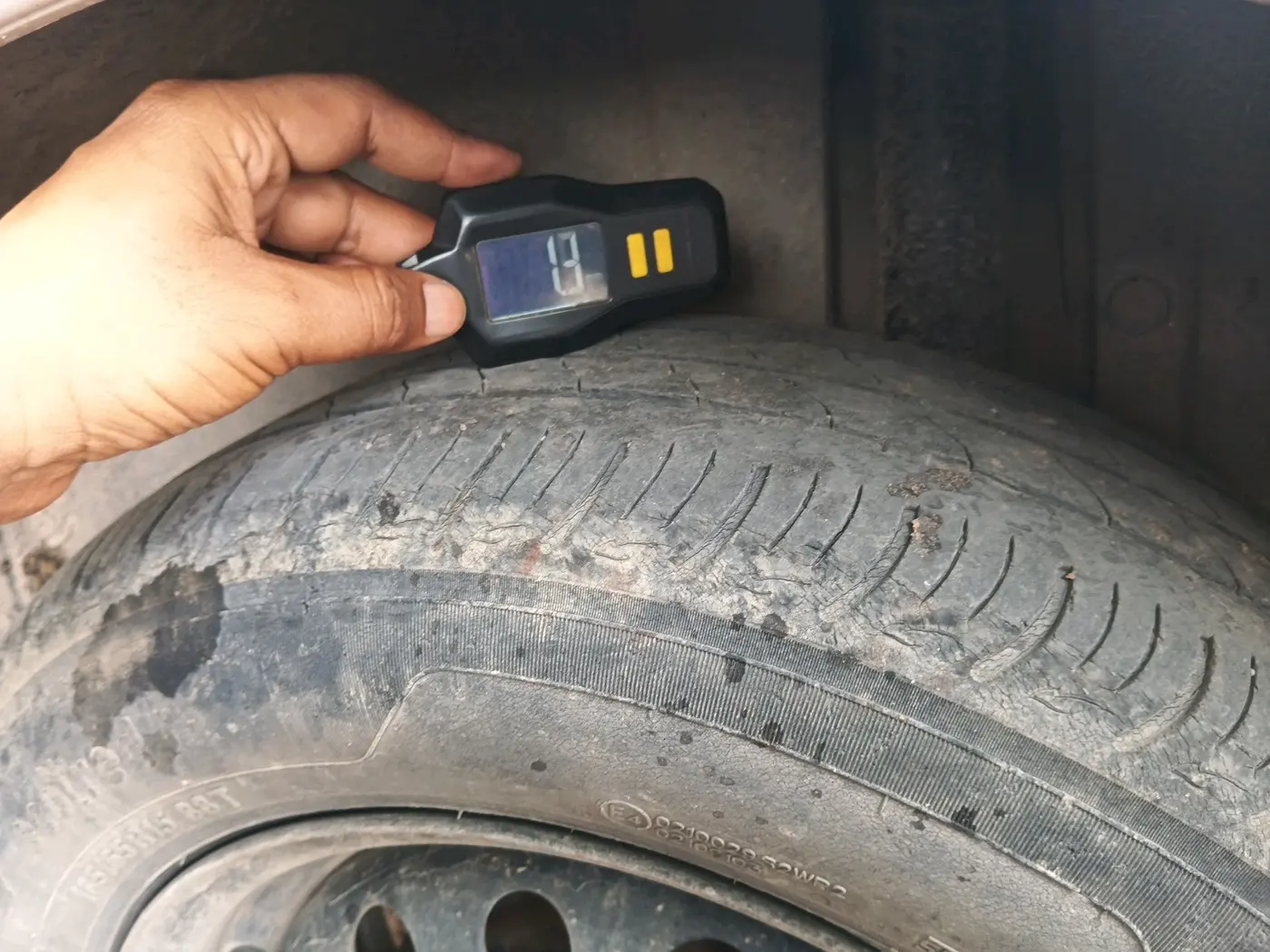 2017 Maruti Ertiga VXI CNG, CNG, Manual, 1,16,189 km, tyre