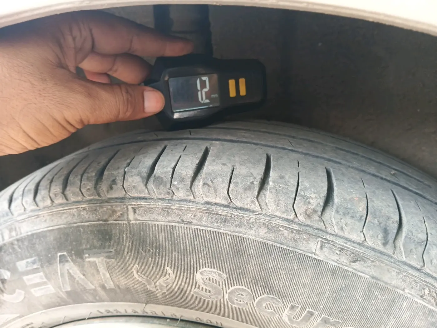 2017 Maruti Ertiga VXI CNG, CNG, Manual, 1,16,189 km, tyre