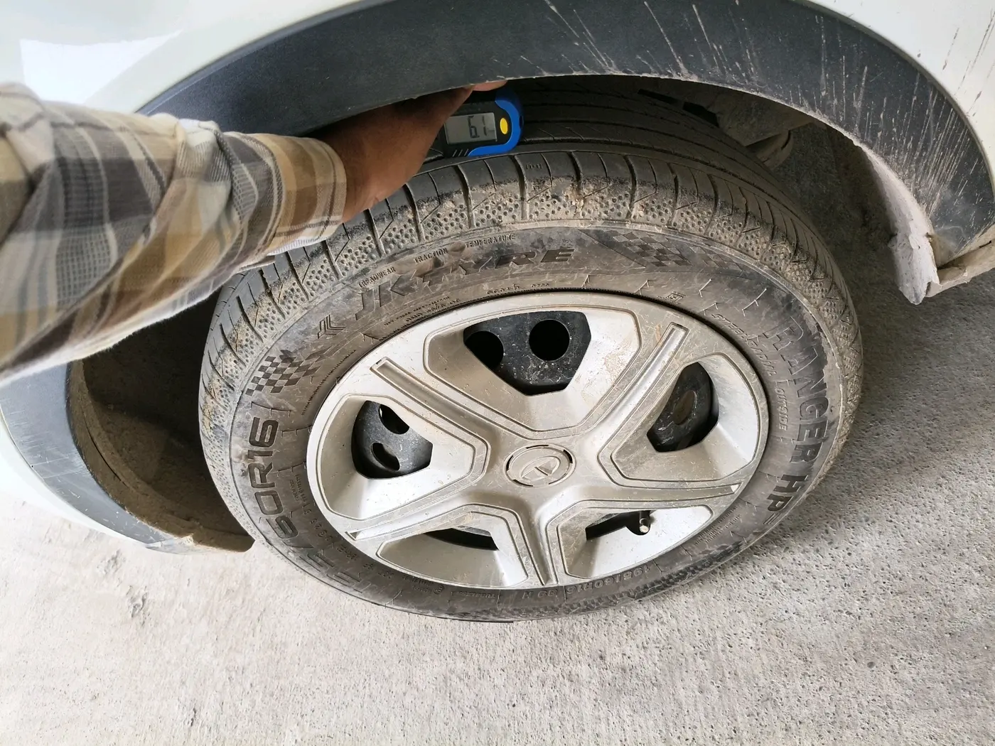 2023 Tata NEXON XM SUNROOF PETROL, Petrol, Manual, 64,589 km, tyre