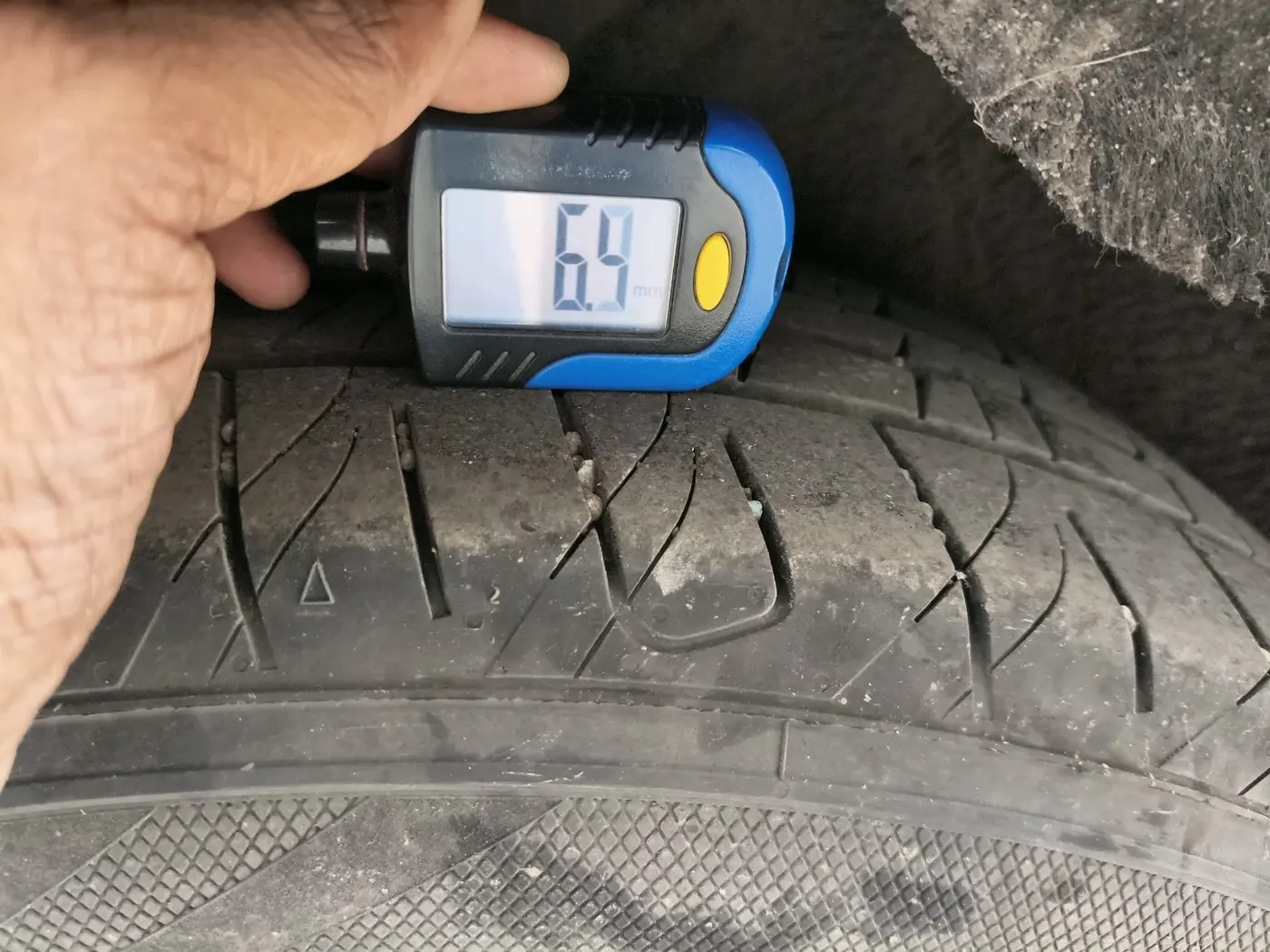 2022 Mahindra XUV700 AX 5 D AT 7 STR, Diesel, Automatic, 84,540 km, tyre