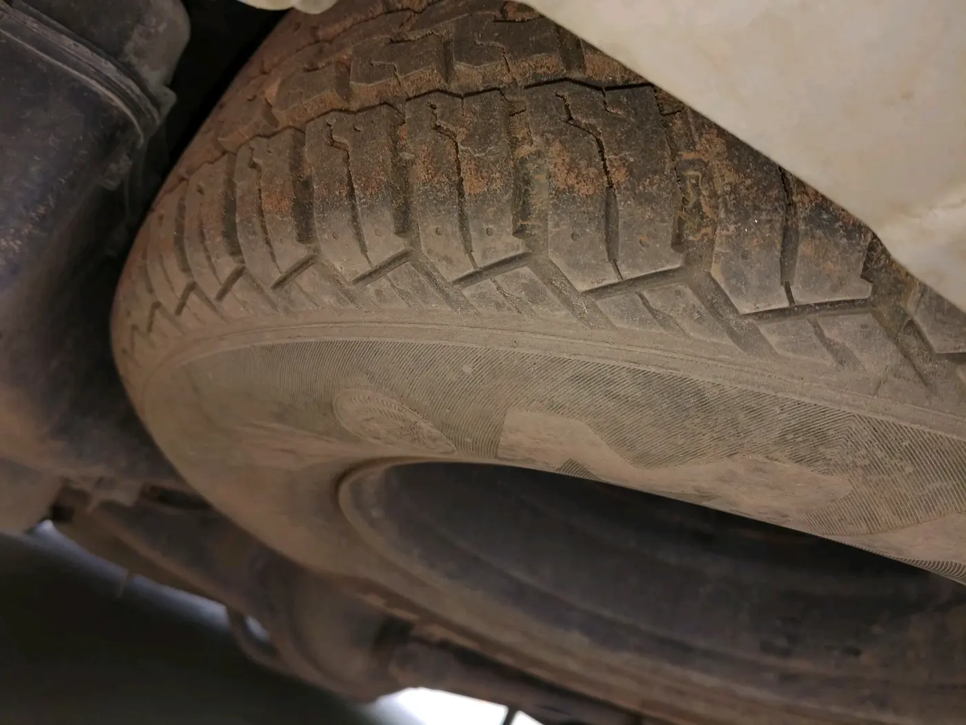 2020 Ford Endeavour TITANIUM 2.0 4X2 AT, Diesel, Automatic, 95,236 km, tyre