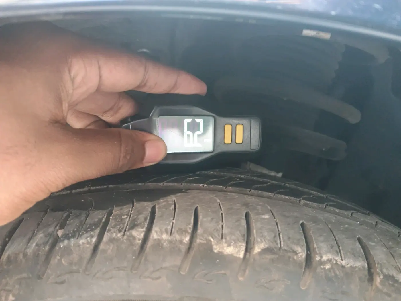 2025 Tata ALTROZ Accomplished S Petrol 5 MT, Petrol, Manual, 3,962 km, tyre