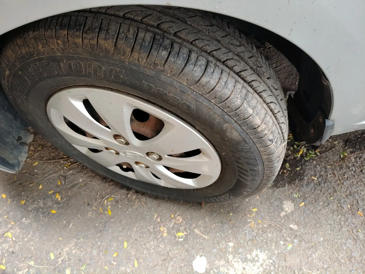 2011 Hyundai i10 MAGNA 1.2, Petrol, Manual, 55,450 km, tyre