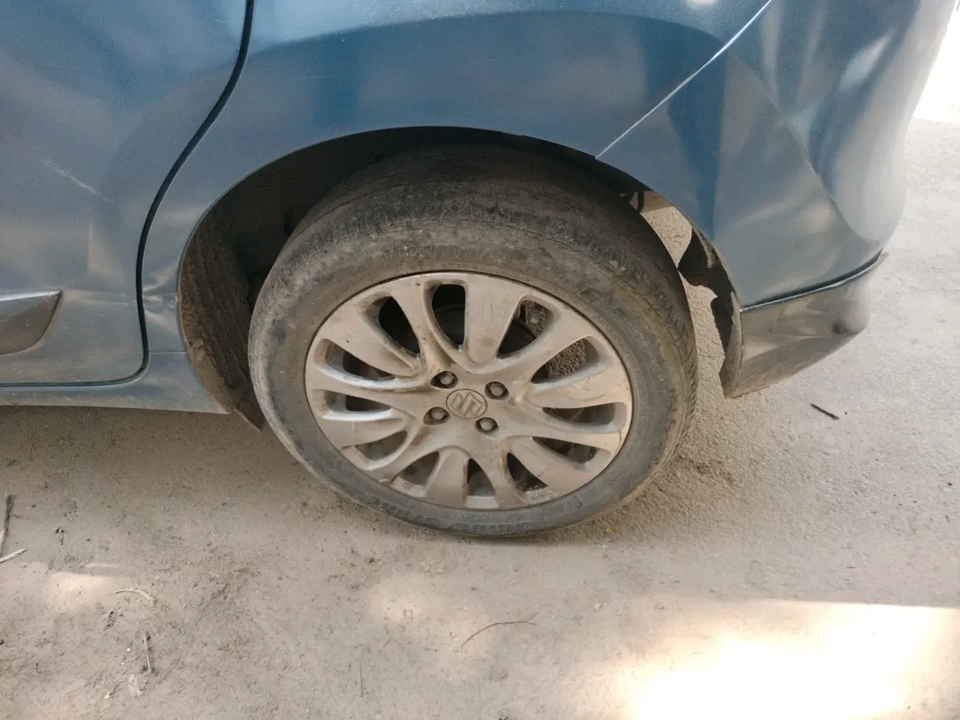 2017 Maruti Baleno ALPHA PETROL 1.2, Petrol, Manual, 1,06,063 km, tyre