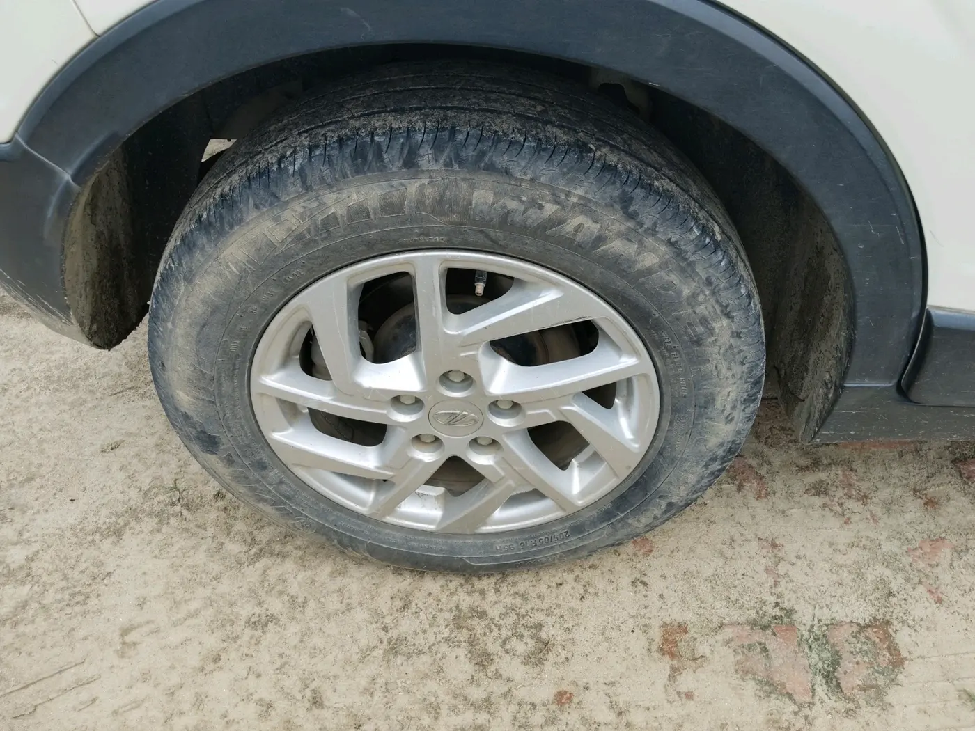 2022 Mahindra XUV300 W8 1.5 DIESEL, Diesel, Manual, 64,764 km, tyre