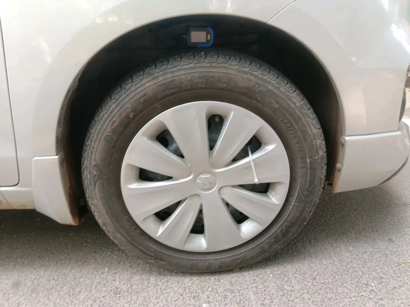 2017 Maruti Ertiga VXI ABS, Petrol, Manual, 23,782 km, tyre