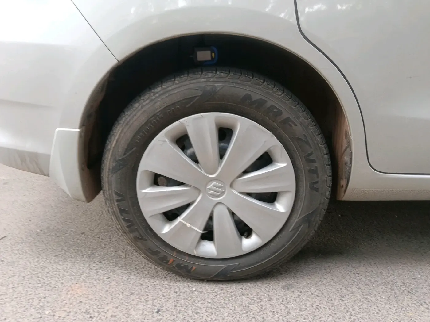 2017 Maruti Ertiga VXI ABS, Petrol, Manual, 23,782 km, tyre