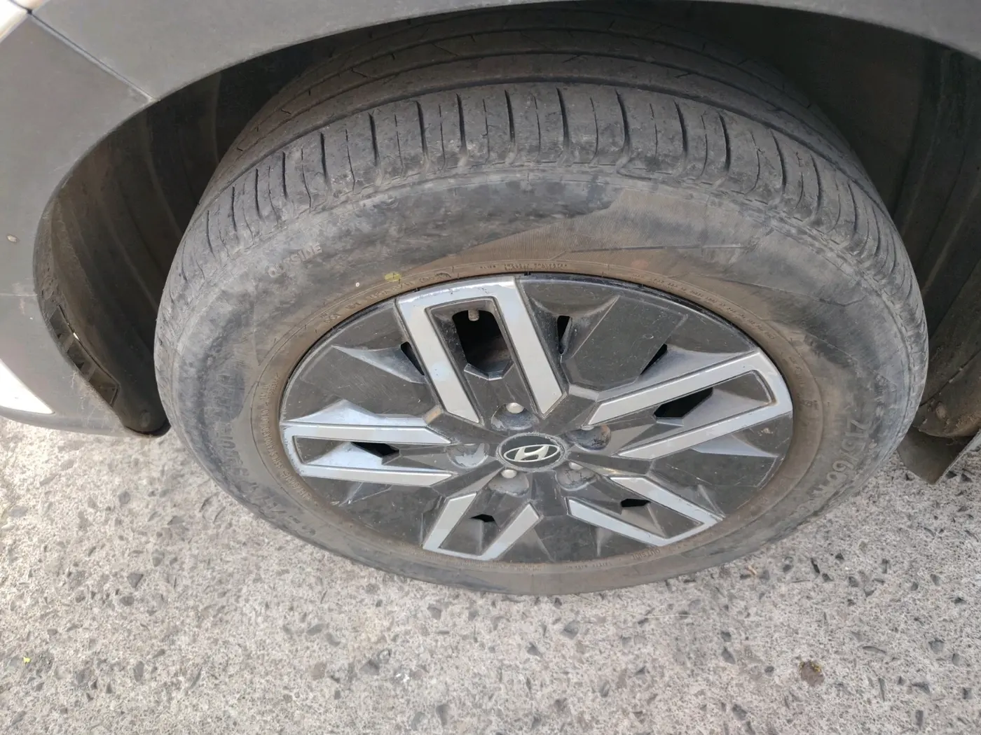 2022 Hyundai VENUE SX 1.5 CRDI, Diesel, Manual, 80,644 km, tyre
