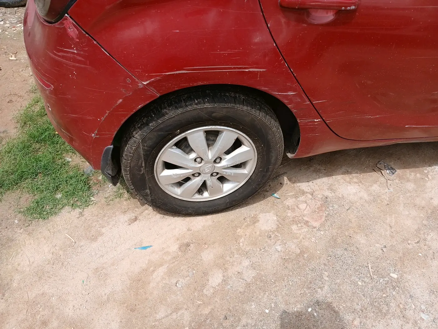 2012 Hyundai i20 SPORTZ 1.2, CNG, Manual, 1,02,396 km, tyre