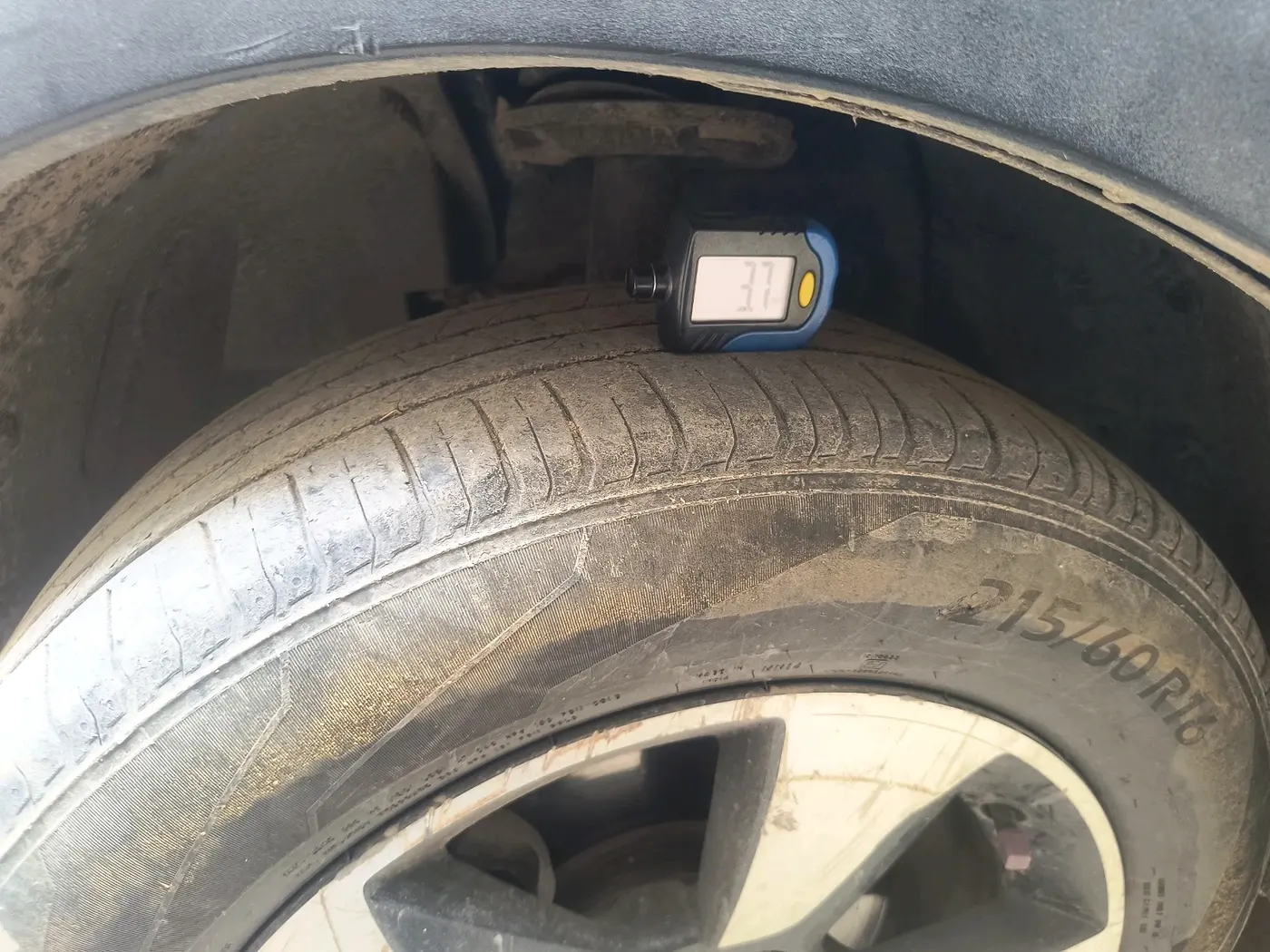 2019 Tata NEXON KRAZ PLUS AMT DIESEL, Diesel, Automatic, 1,00,598 km, tyre