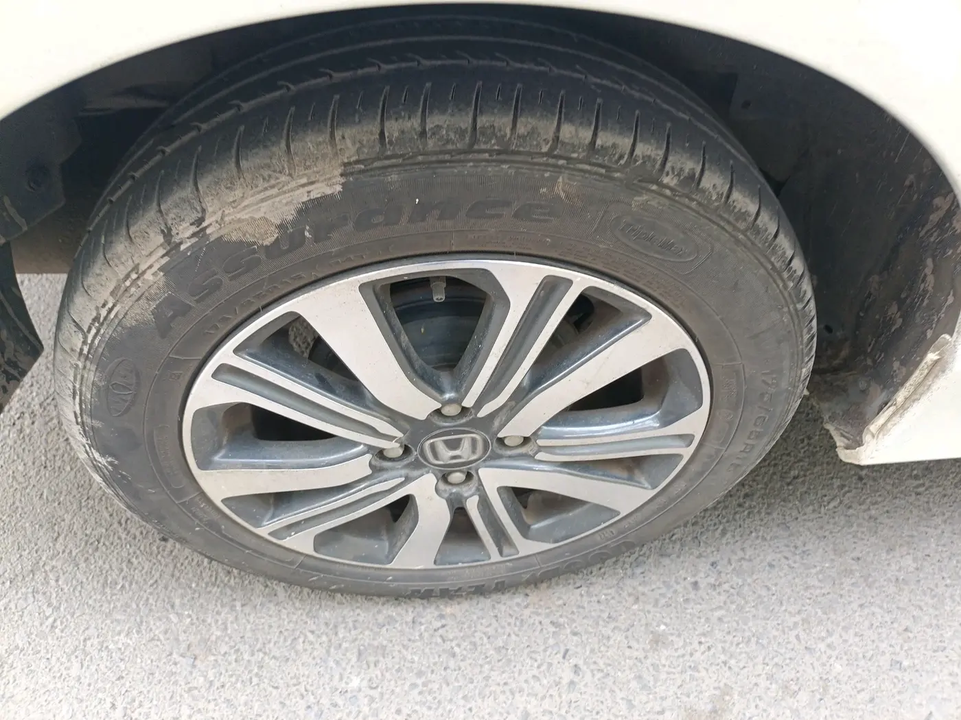 2022 Honda City 1.5L I-VTEC SV, Petrol, Manual, 29,029 km, tyre